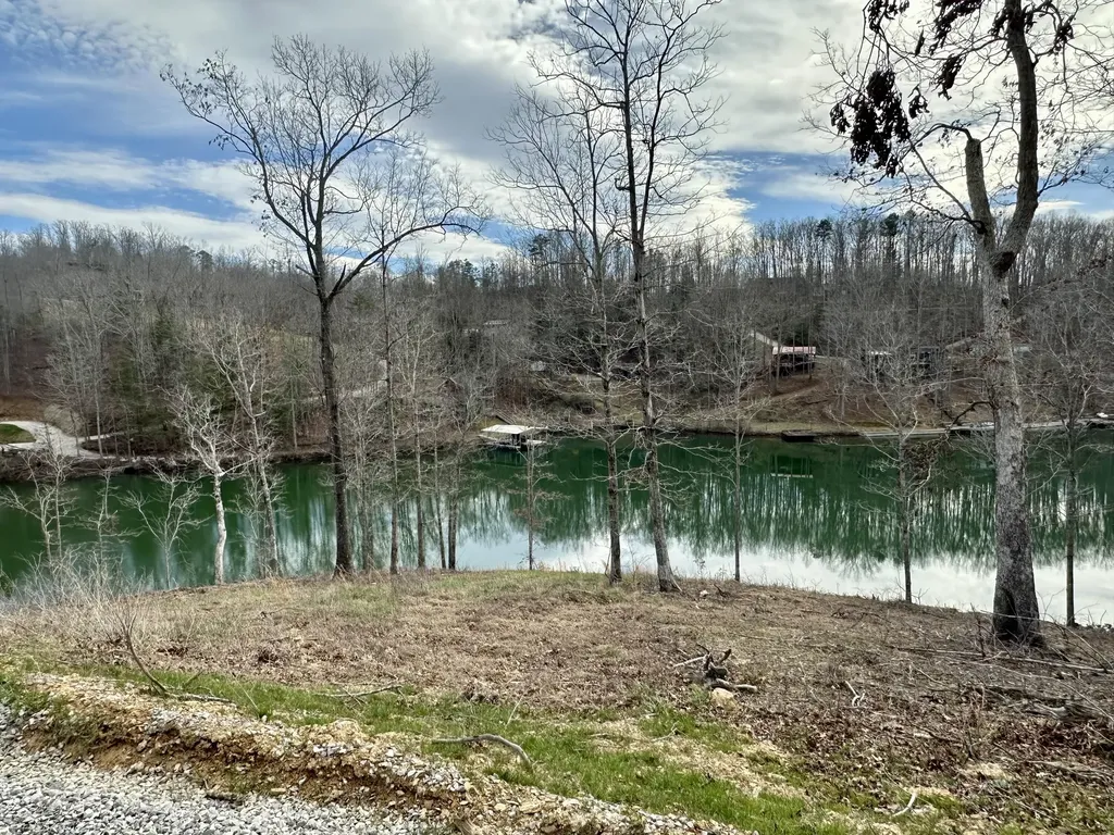 Lot 23 Sleepy Hollow Road East Bernstadt KY 40729