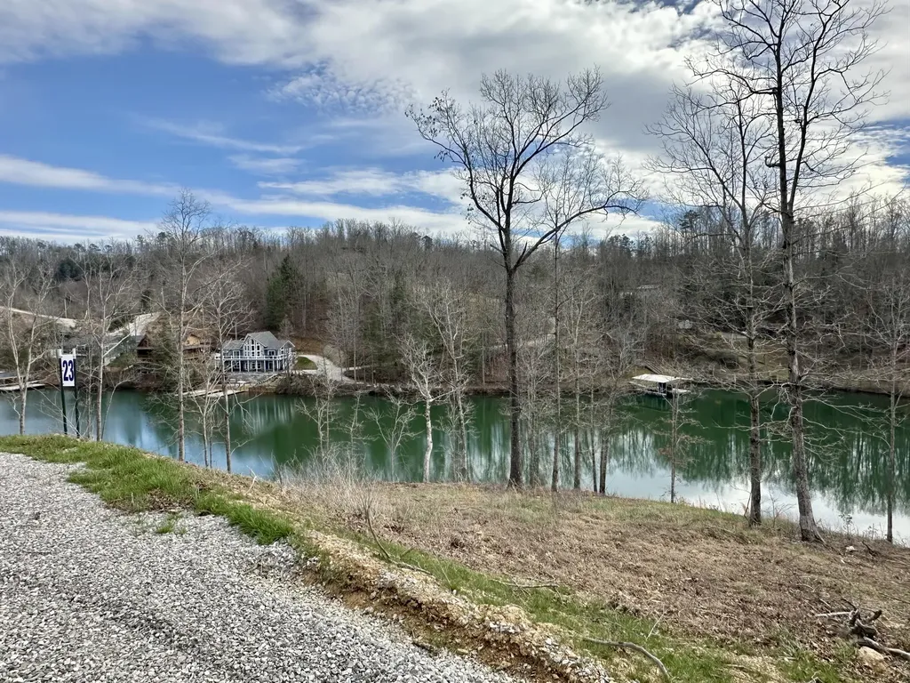 Lot 23 Sleepy Hollow Road East Bernstadt KY 40729