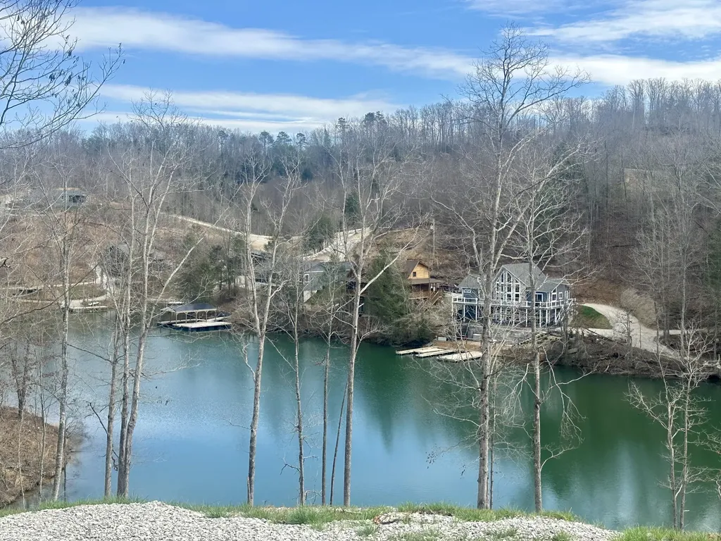 Lot 23 Sleepy Hollow Road East Bernstadt KY 40729