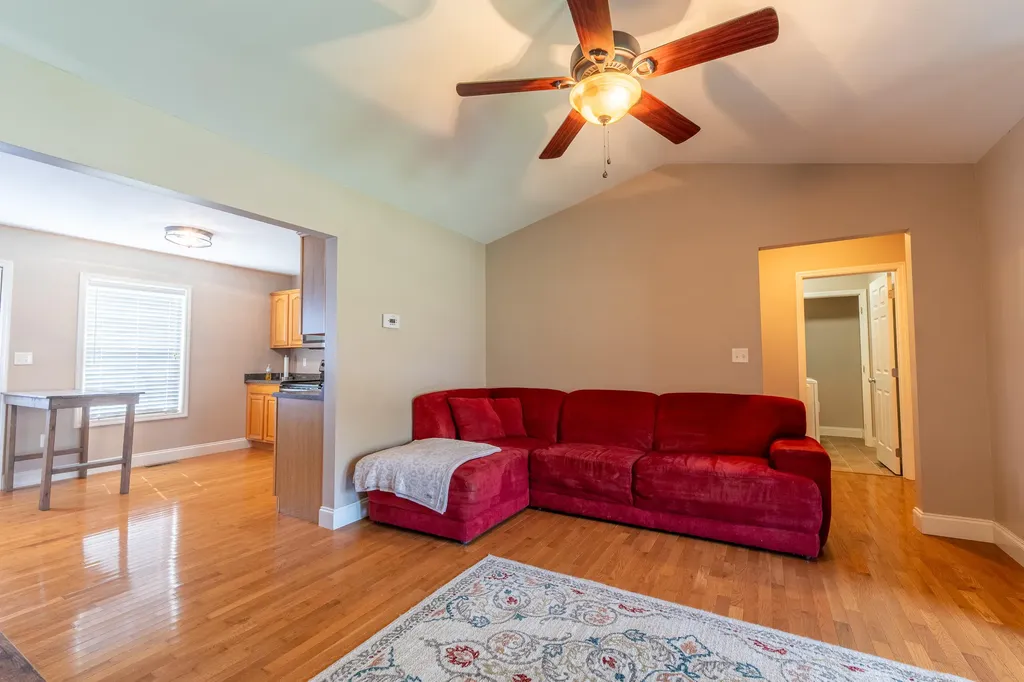 1299 E Pittsburg Church Road London KY 40741