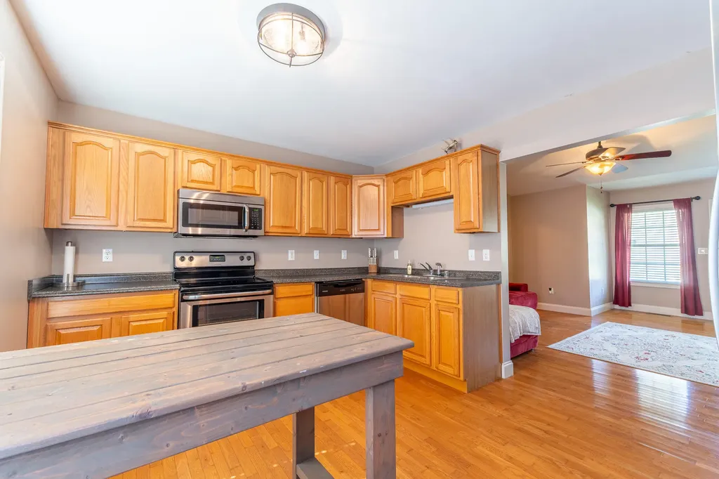 1299 E Pittsburg Church Road London KY 40741