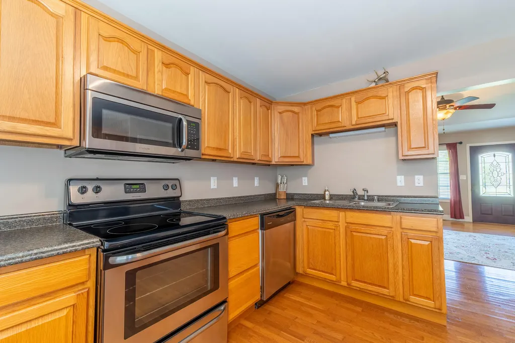 1299 E Pittsburg Church Road London KY 40741