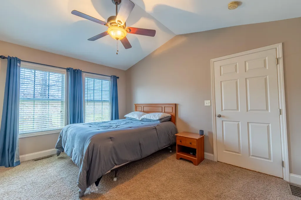 1299 E Pittsburg Church Road London KY 40741