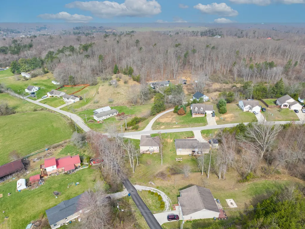 1299 E Pittsburg Church Road London KY 40741