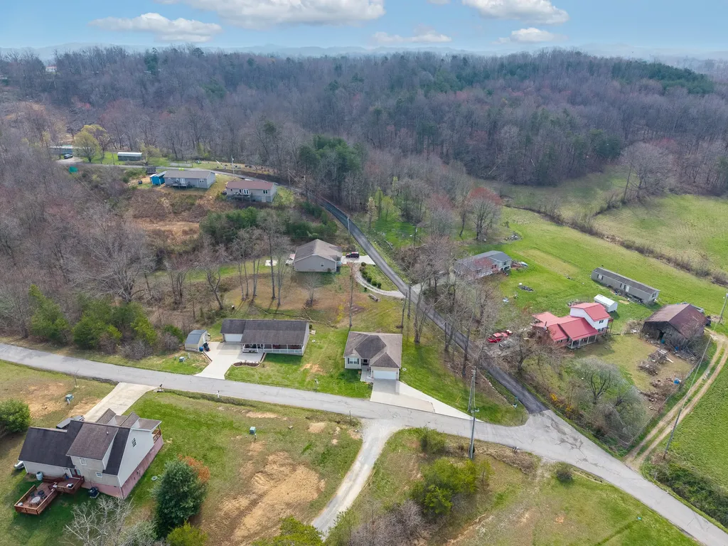 1299 E Pittsburg Church Road London KY 40741