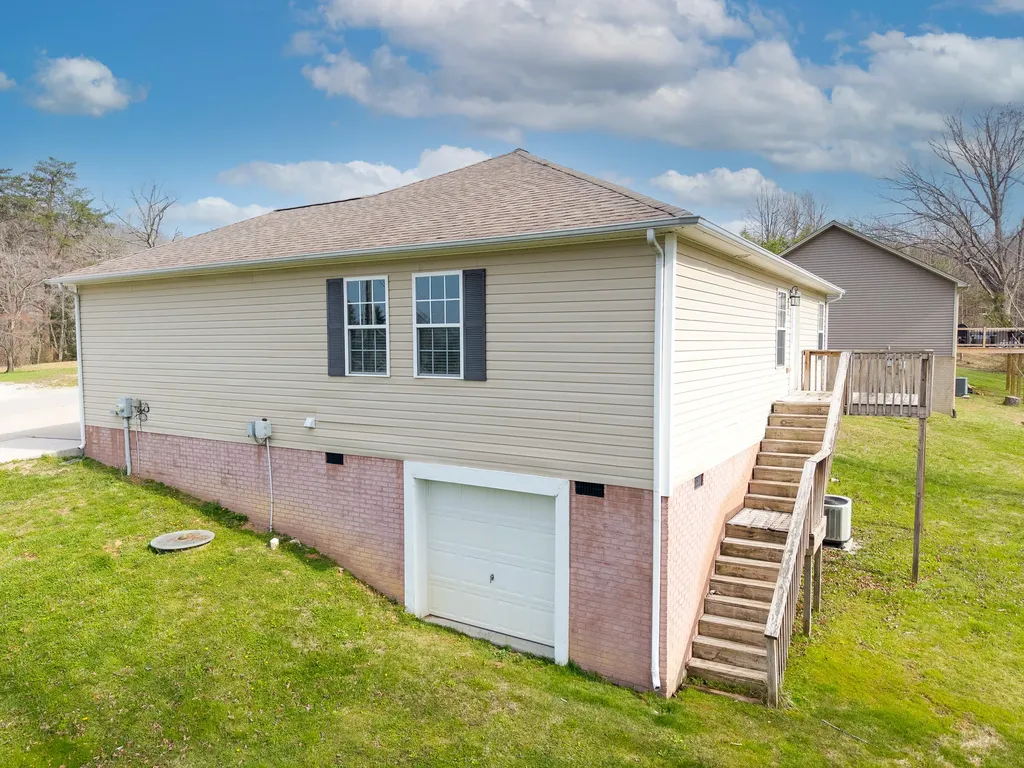 1299 E Pittsburg Church Road London KY 40741