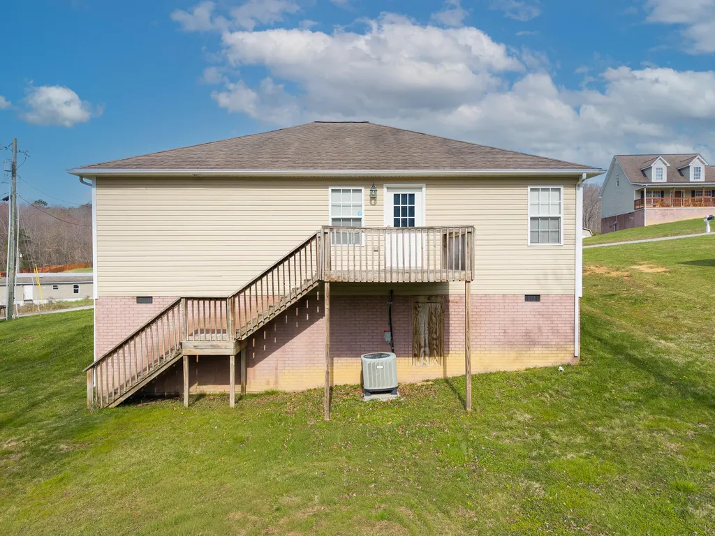 1299 E Pittsburg Church Road London KY 40741