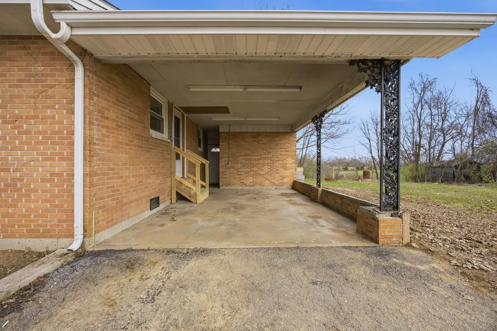 9600 Elizaville Road Ewing KY 41039