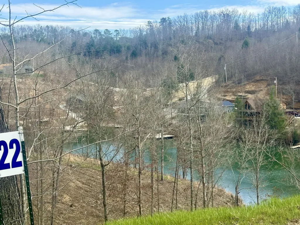 Lot 22 Sleepy Hollow Road East Bernstadt KY 40729