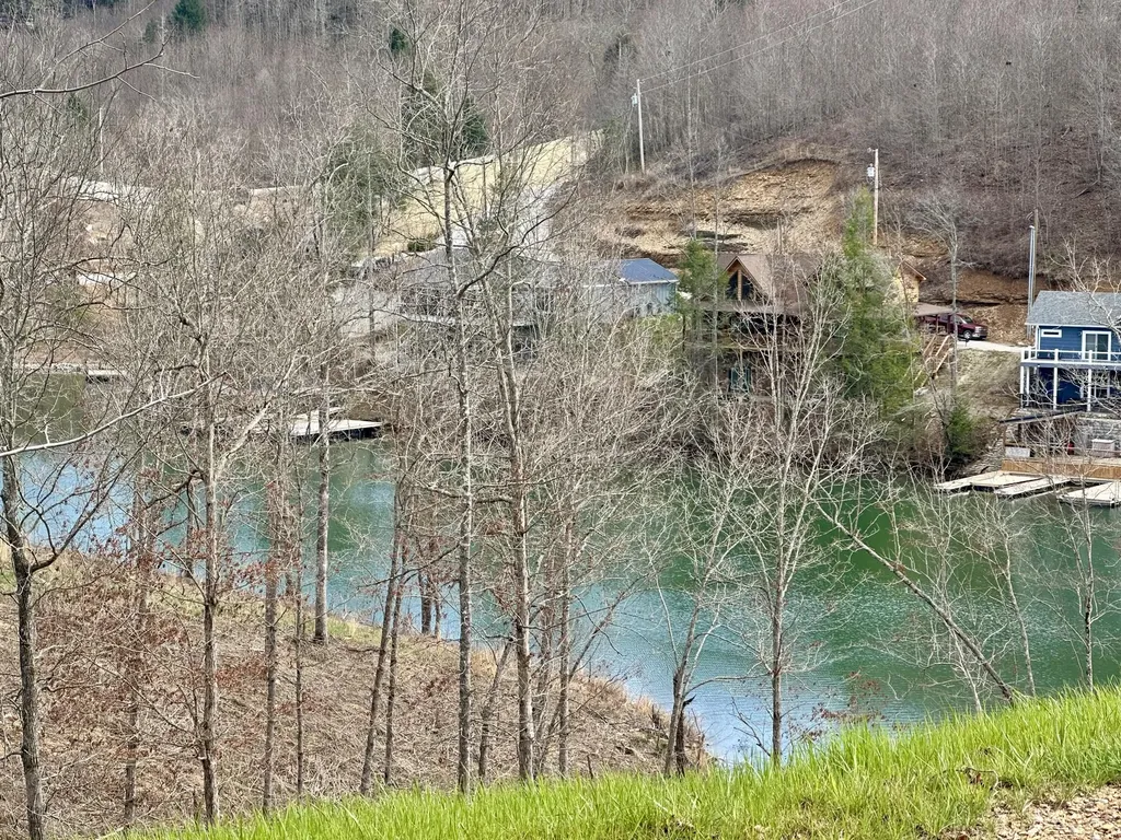 Lot 22 Sleepy Hollow Road East Bernstadt KY 40729