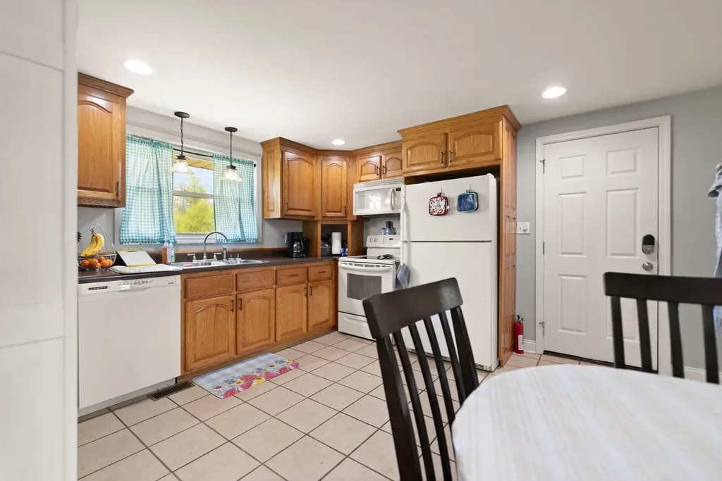 386 B Boggs Road London KY 40744