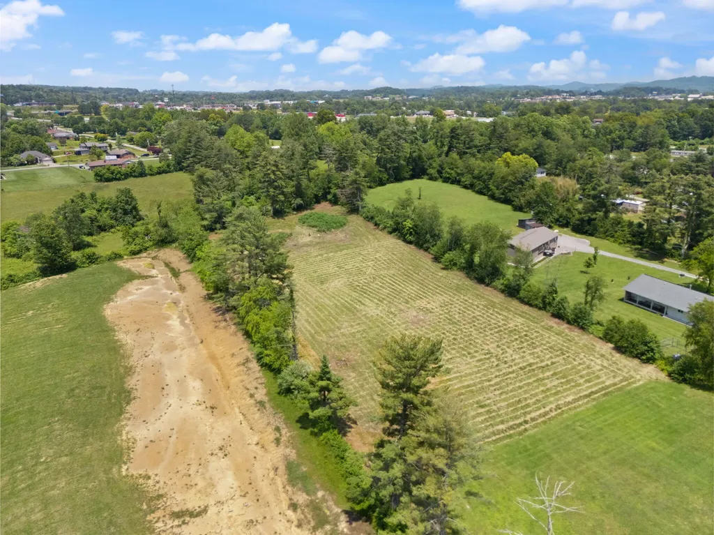 386 B Boggs Road London KY 40744