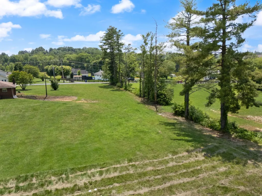 386 B Boggs Road London KY 40744
