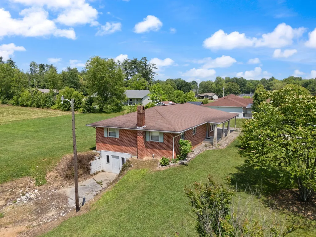 386 B Boggs Road London KY 40744