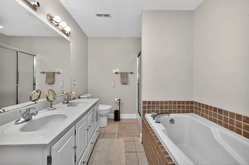 2012 Mooreland Drive Lawrenceburg KY 40342
