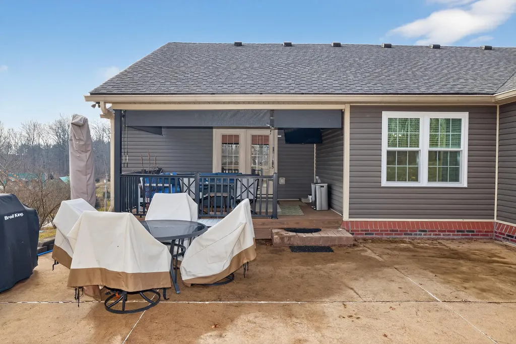 2012 Mooreland Drive Lawrenceburg KY 40342