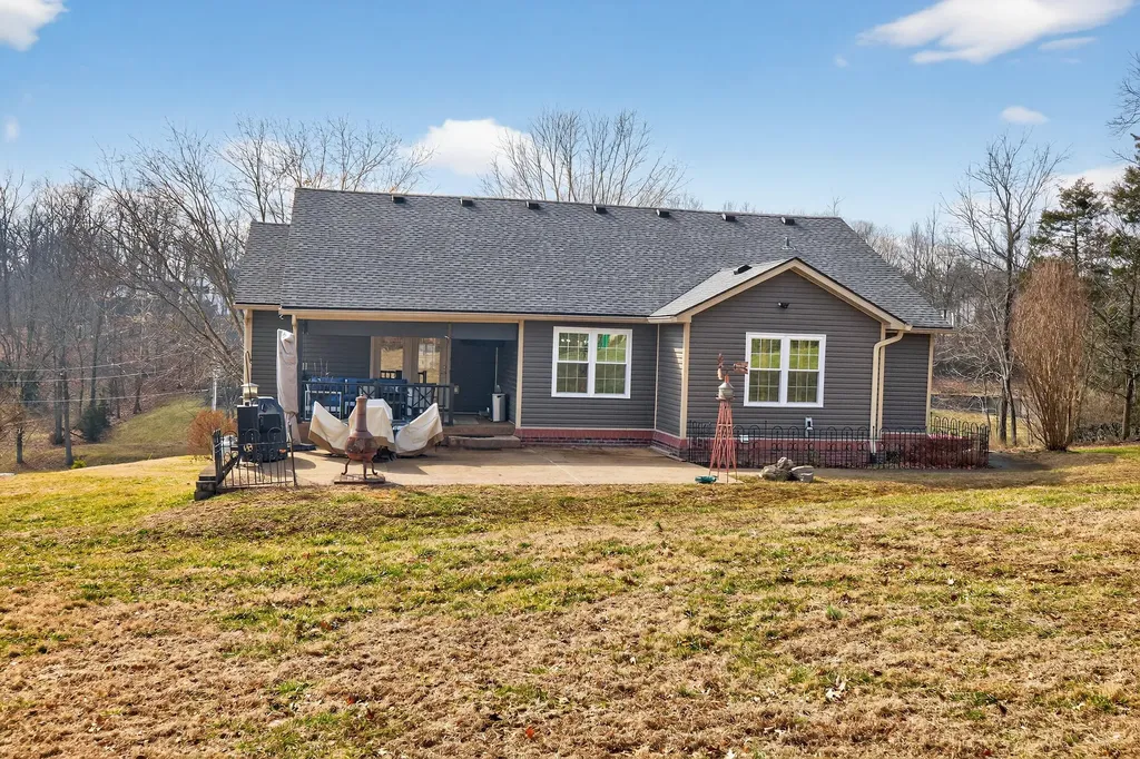 2012 Mooreland Drive Lawrenceburg KY 40342