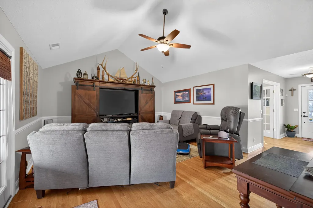 2012 Mooreland Drive Lawrenceburg KY 40342