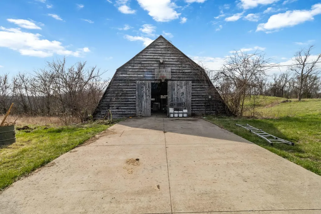 1150 Corinth Road Lawrenceburg KY 40342