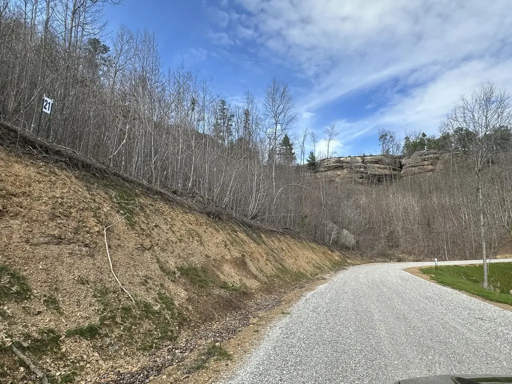 Lot 19 Sleepy Hollow Road East Bernstadt KY 40729