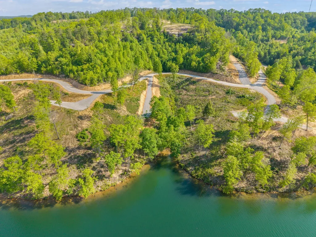 Lot 6 Sleepy Hollow Road East Bernstadt KY 40729