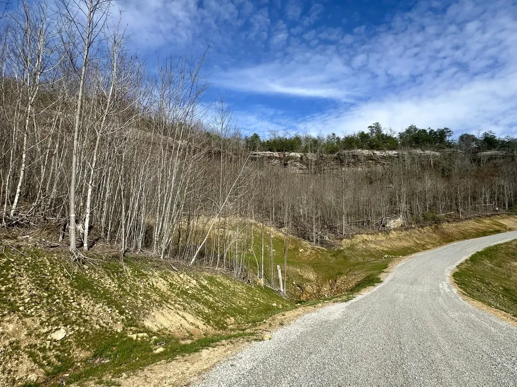 Lot 6 Sleepy Hollow Road East Bernstadt KY 40729