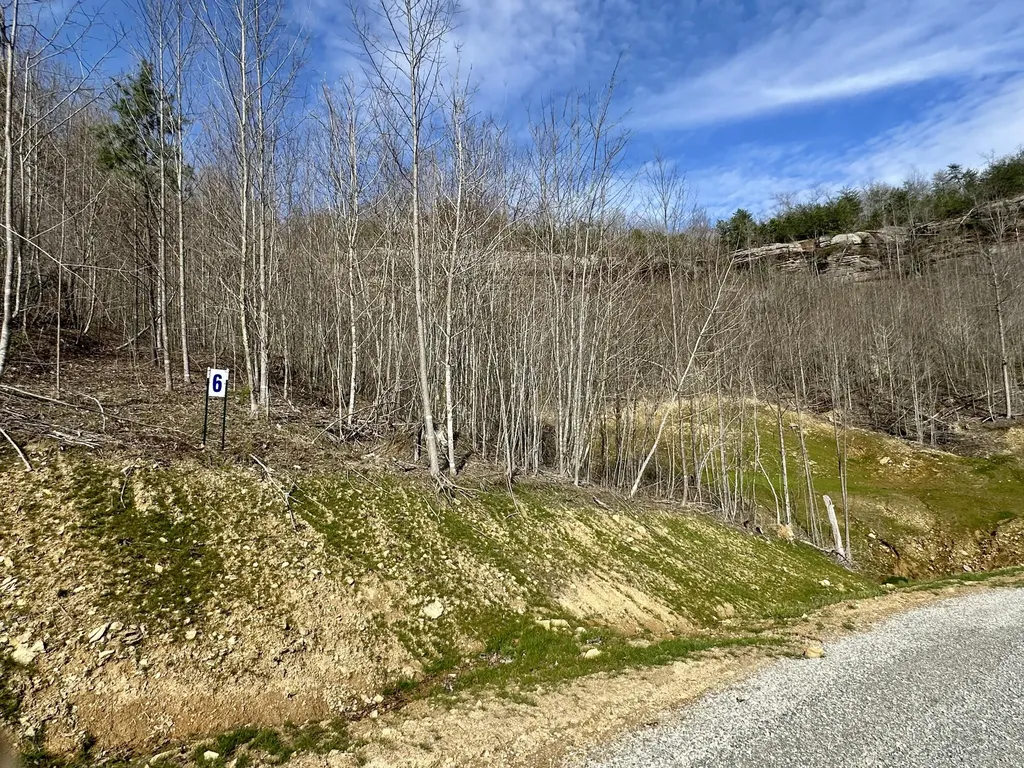 Lot 6 Sleepy Hollow Road East Bernstadt KY 40729