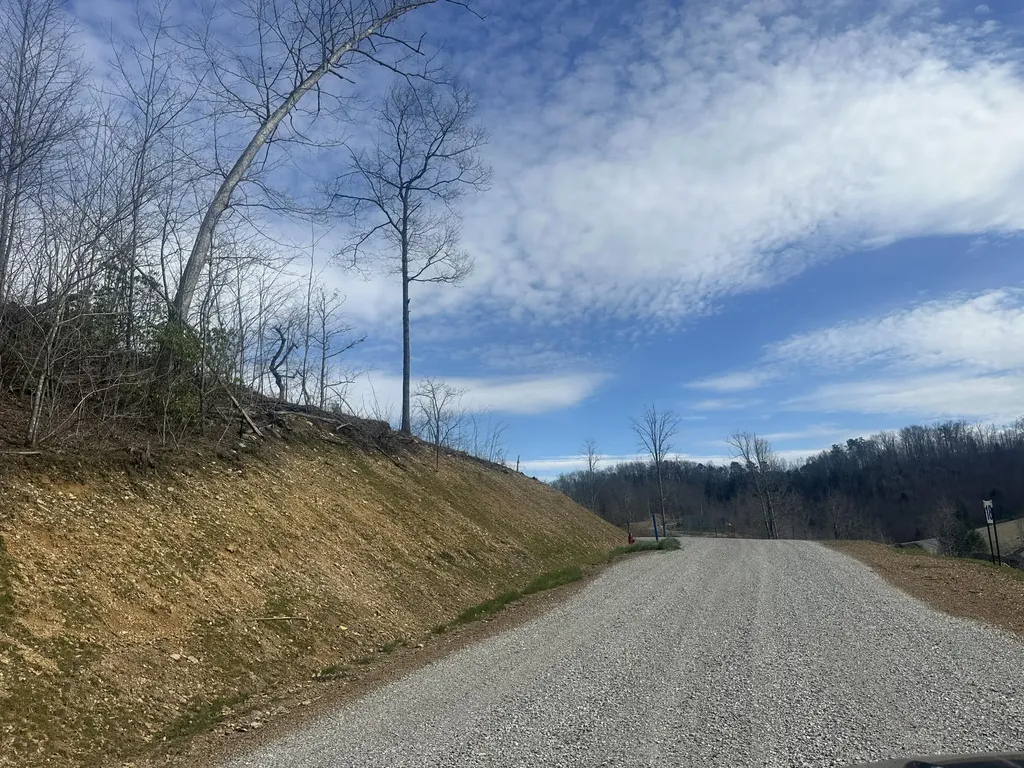 Lot 13 Sleepy Hollow Road East Bernstadt KY 40729