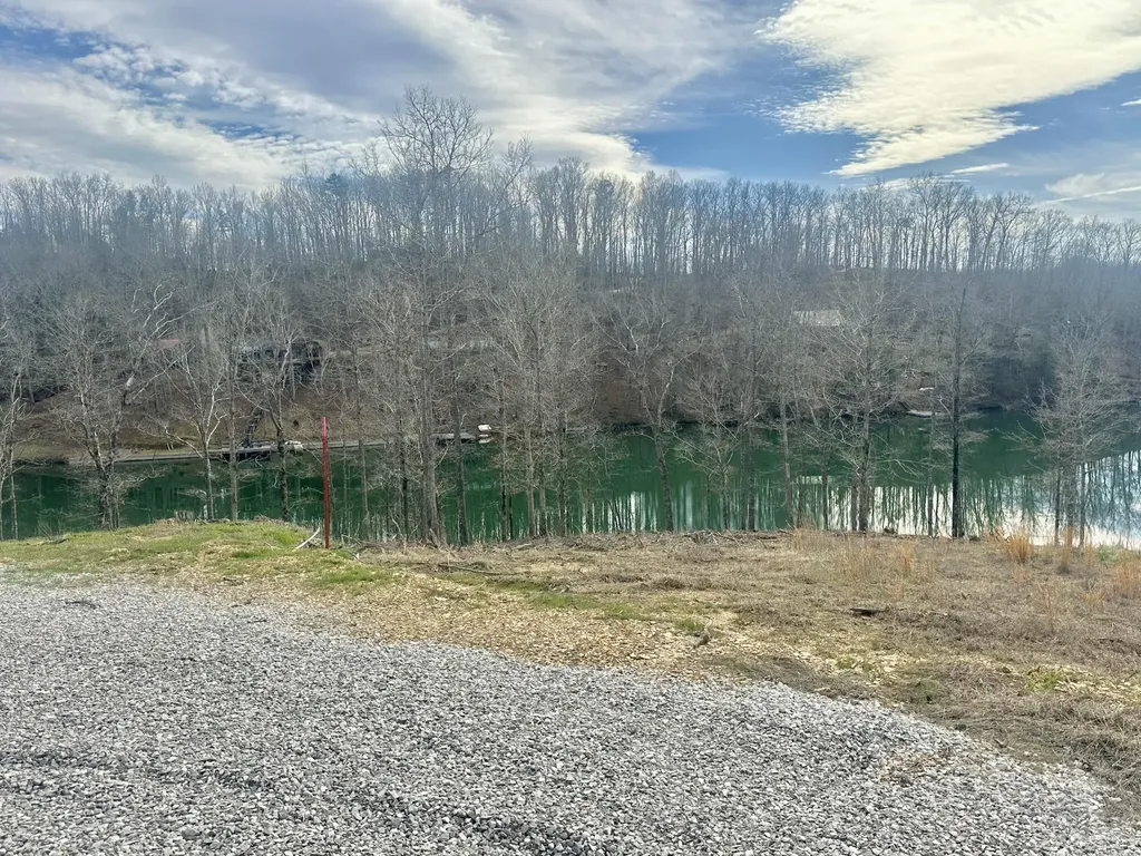 Lot 28 Sleepy Hollow Road East Bernstadt KY 40729