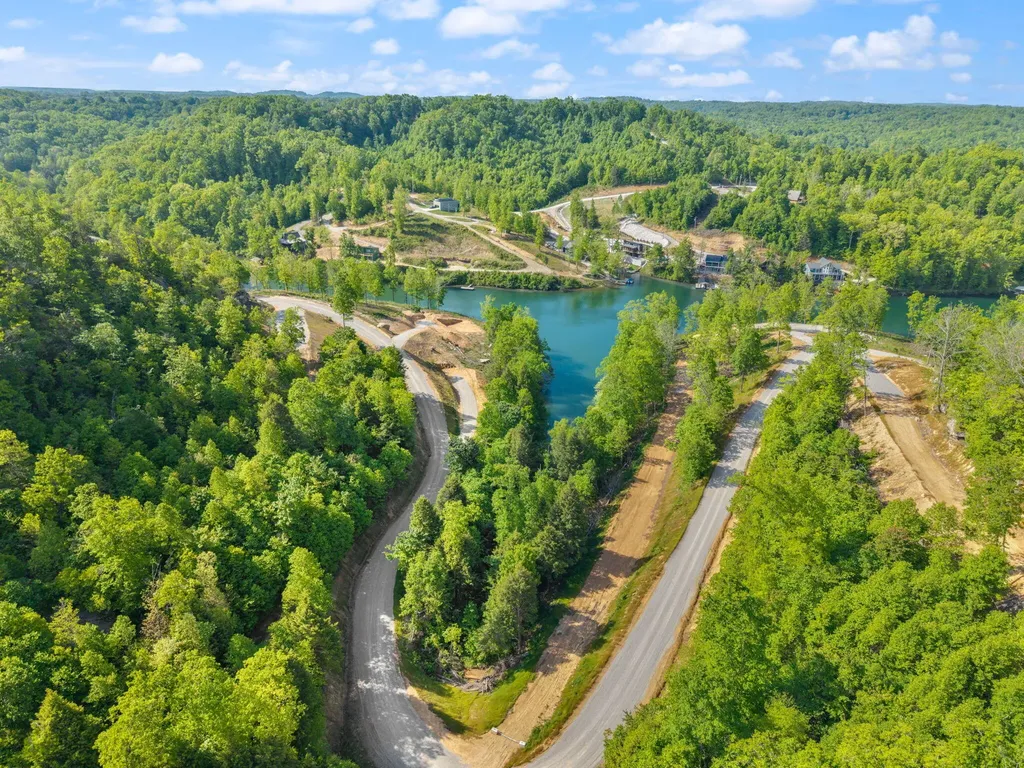 Lot 4 Sleepy Hollow Road East Bernstadt KY 40729