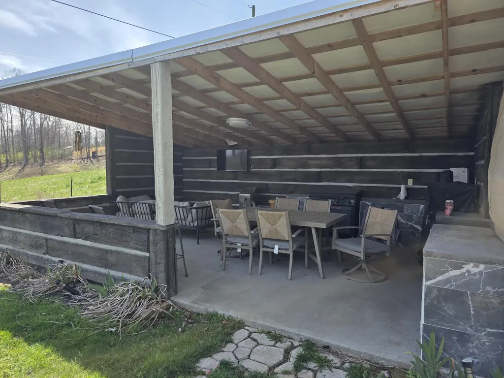617 Hensley Road East Bernstadt KY 40729