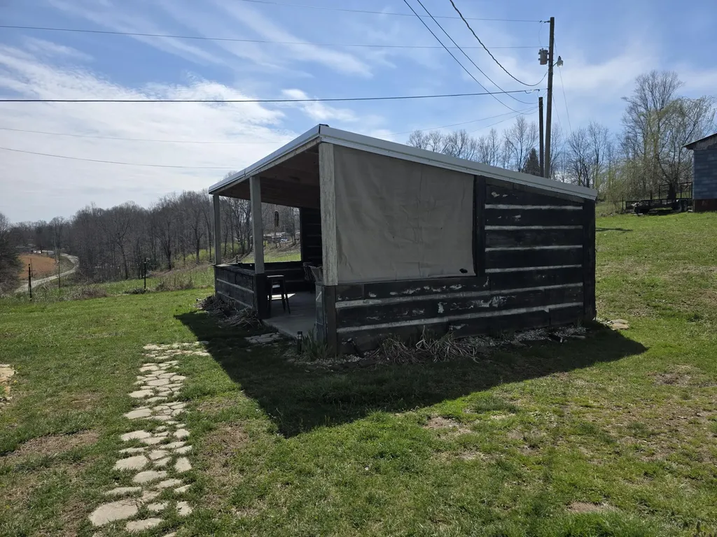 617 Hensley Road East Bernstadt KY 40729