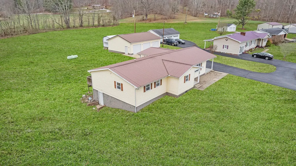 1836 Clarksburg Road Vanceburg KY 41179