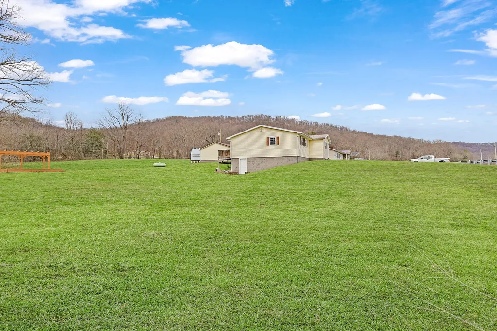 1836 Clarksburg Road Vanceburg KY 41179