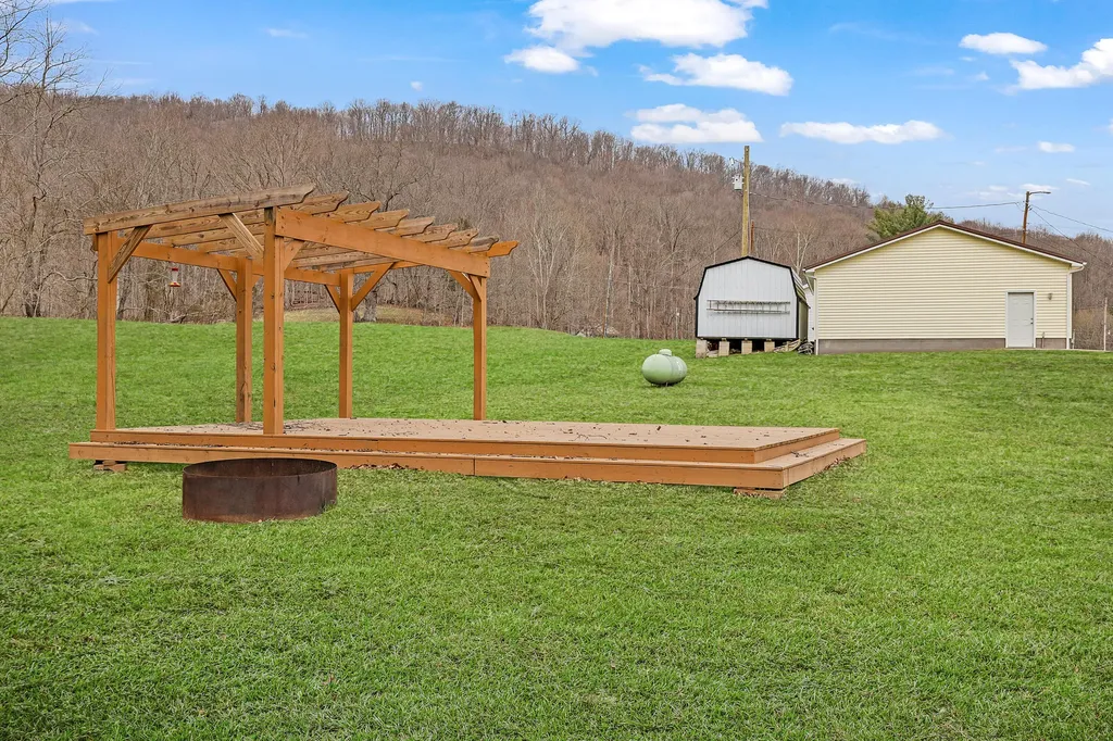 1836 Clarksburg Road Vanceburg KY 41179