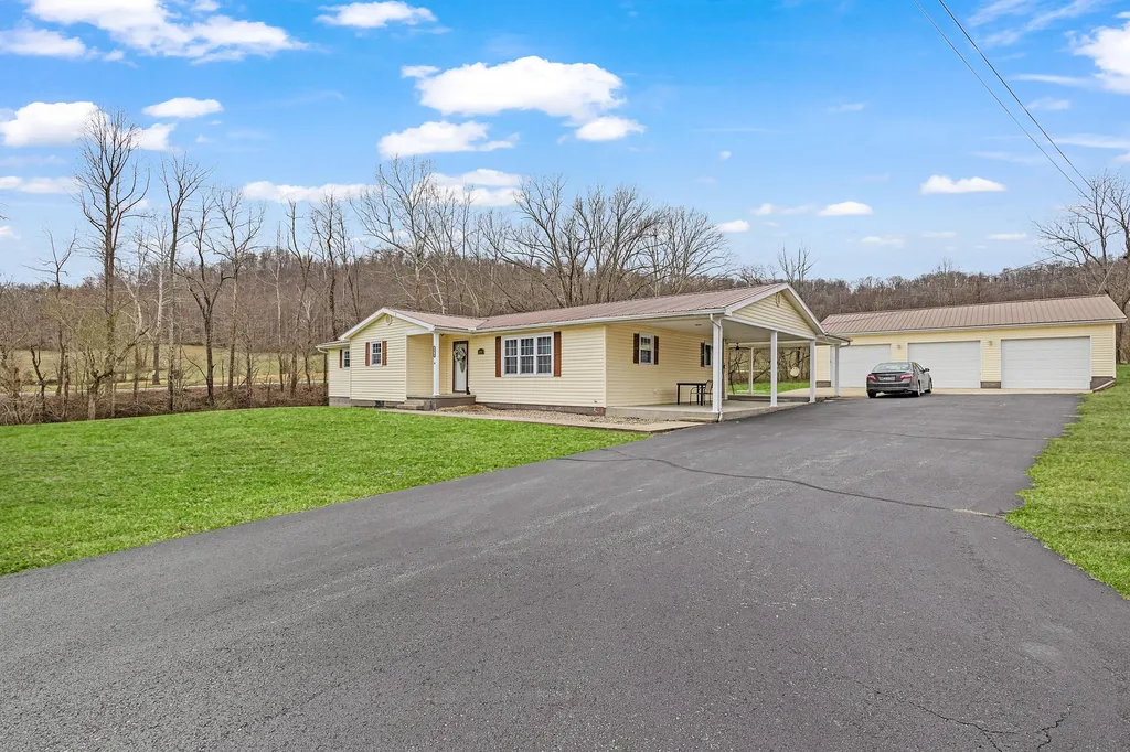 1836 Clarksburg Road Vanceburg KY 41179