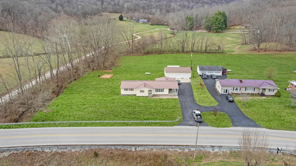 1836 Clarksburg Road Vanceburg KY 41179