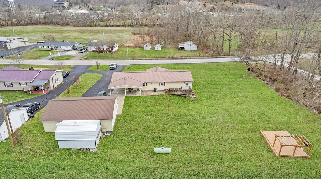 1836 Clarksburg Road Vanceburg KY 41179