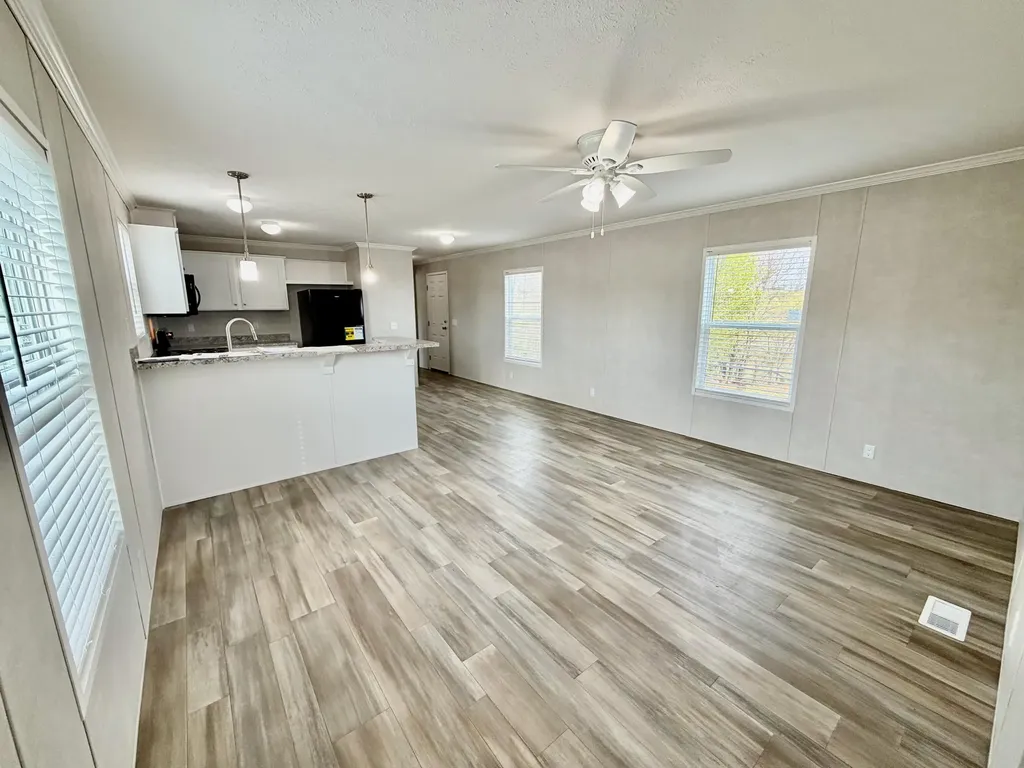 207 Rolling Cliff Drive Bronston KY 42518