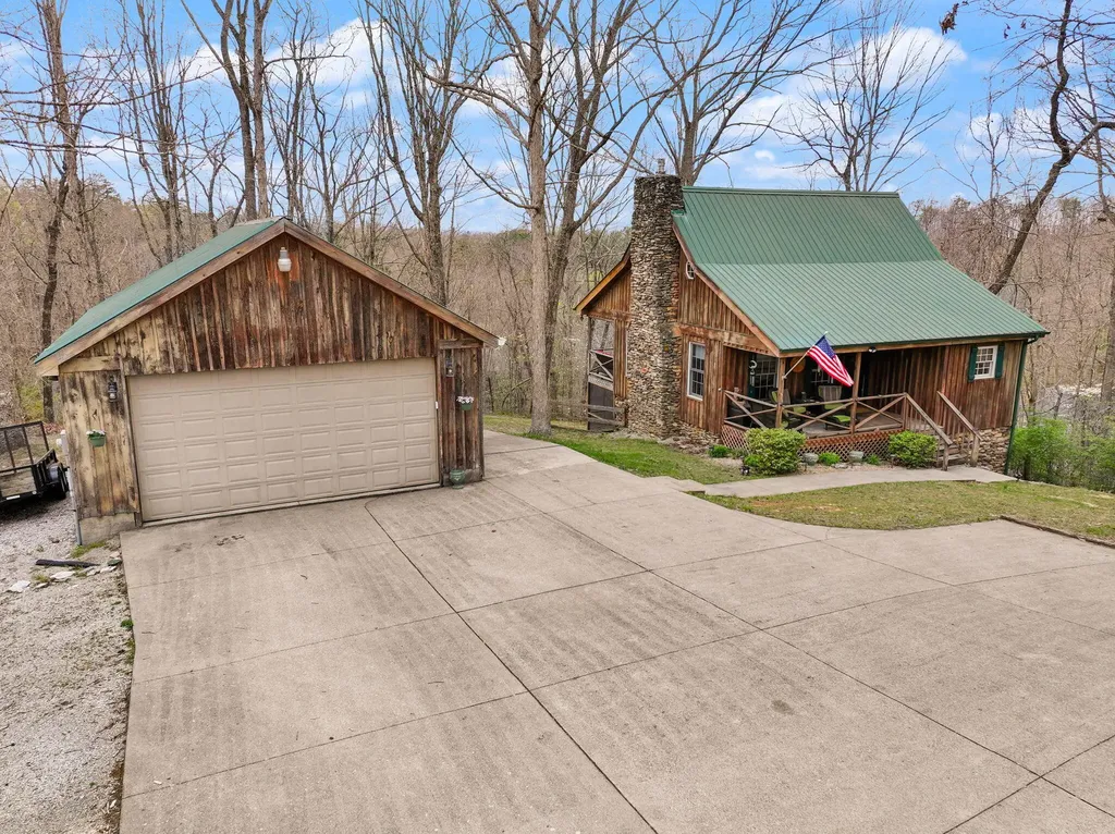 22 Tranquility Place Burnside KY 42519