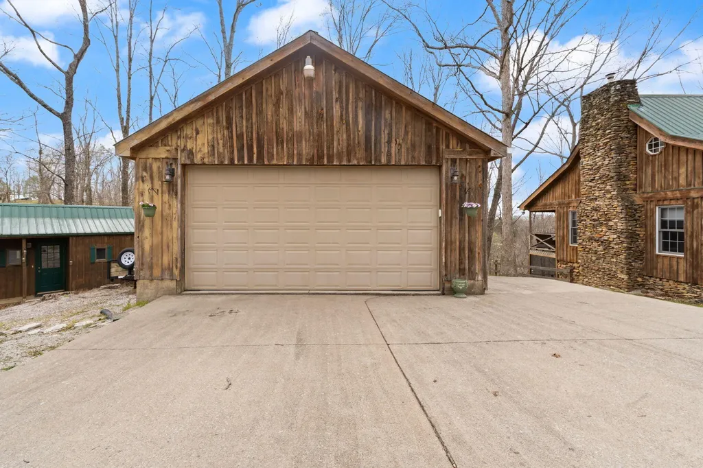 22 Tranquility Place Burnside KY 42519