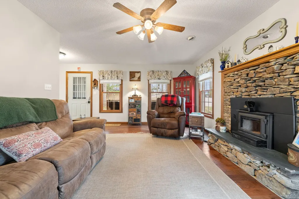 22 Tranquility Place Burnside KY 42519