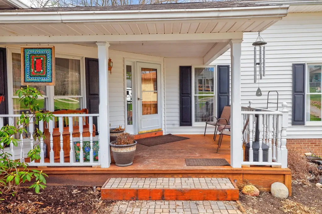 2073 Crystal Springs Road Danville KY 40422