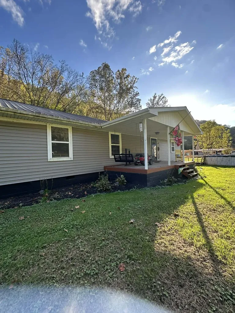 1290 Kentucky 215 Evarts KY 40828