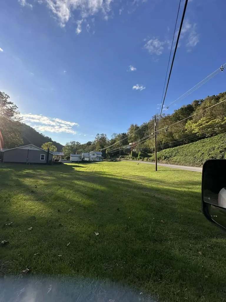 1290 Kentucky 215 Evarts KY 40828
