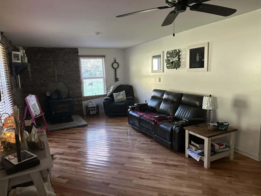 1290 Kentucky 215 Evarts KY 40828
