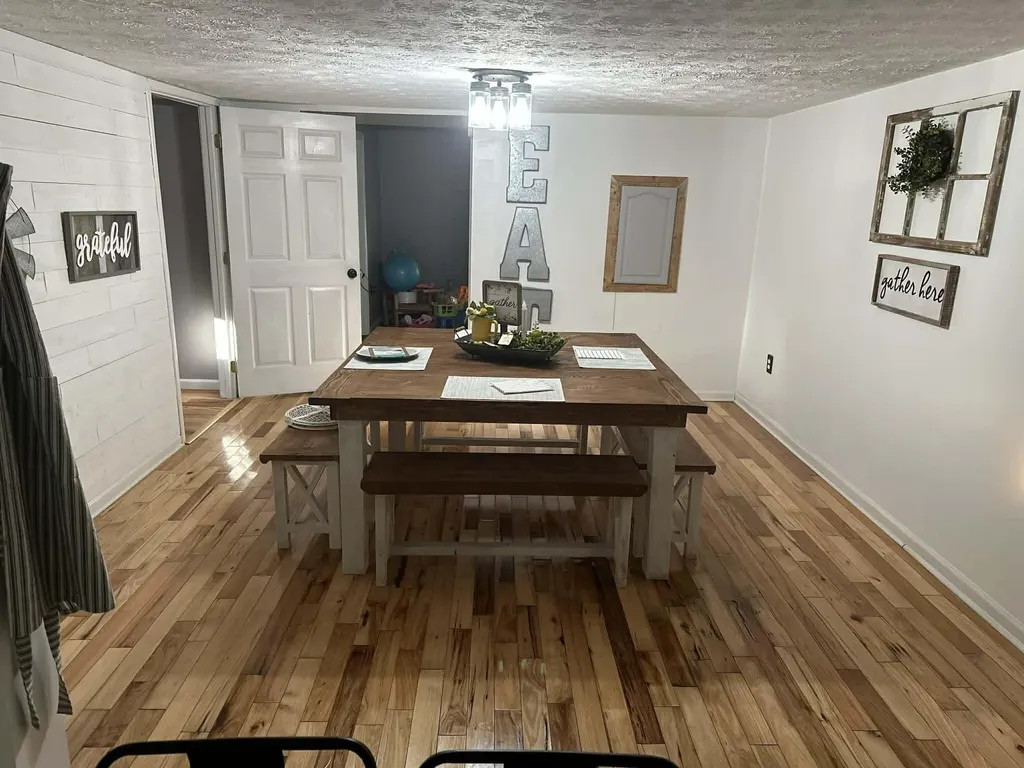 1290 Kentucky 215 Evarts KY 40828