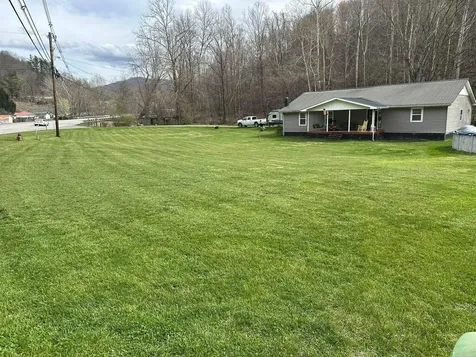 1290 Kentucky 215 Evarts KY 40828