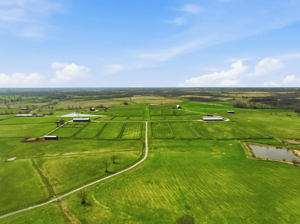 2586 Winchester Road Paris KY 40361