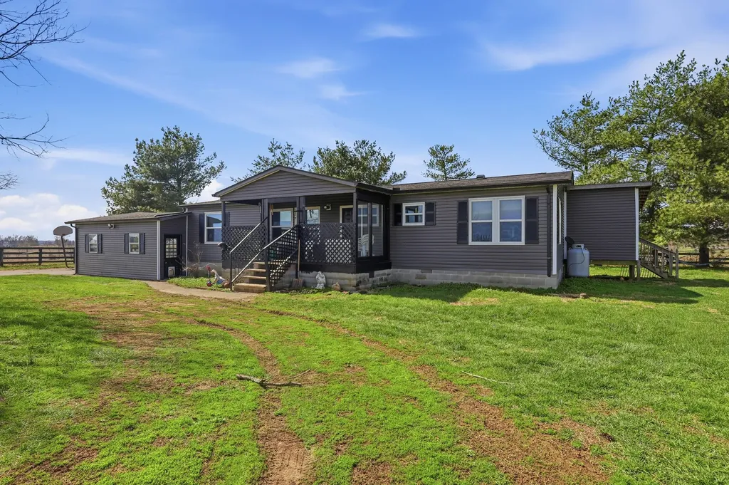 2586 Winchester Road Paris KY 40361